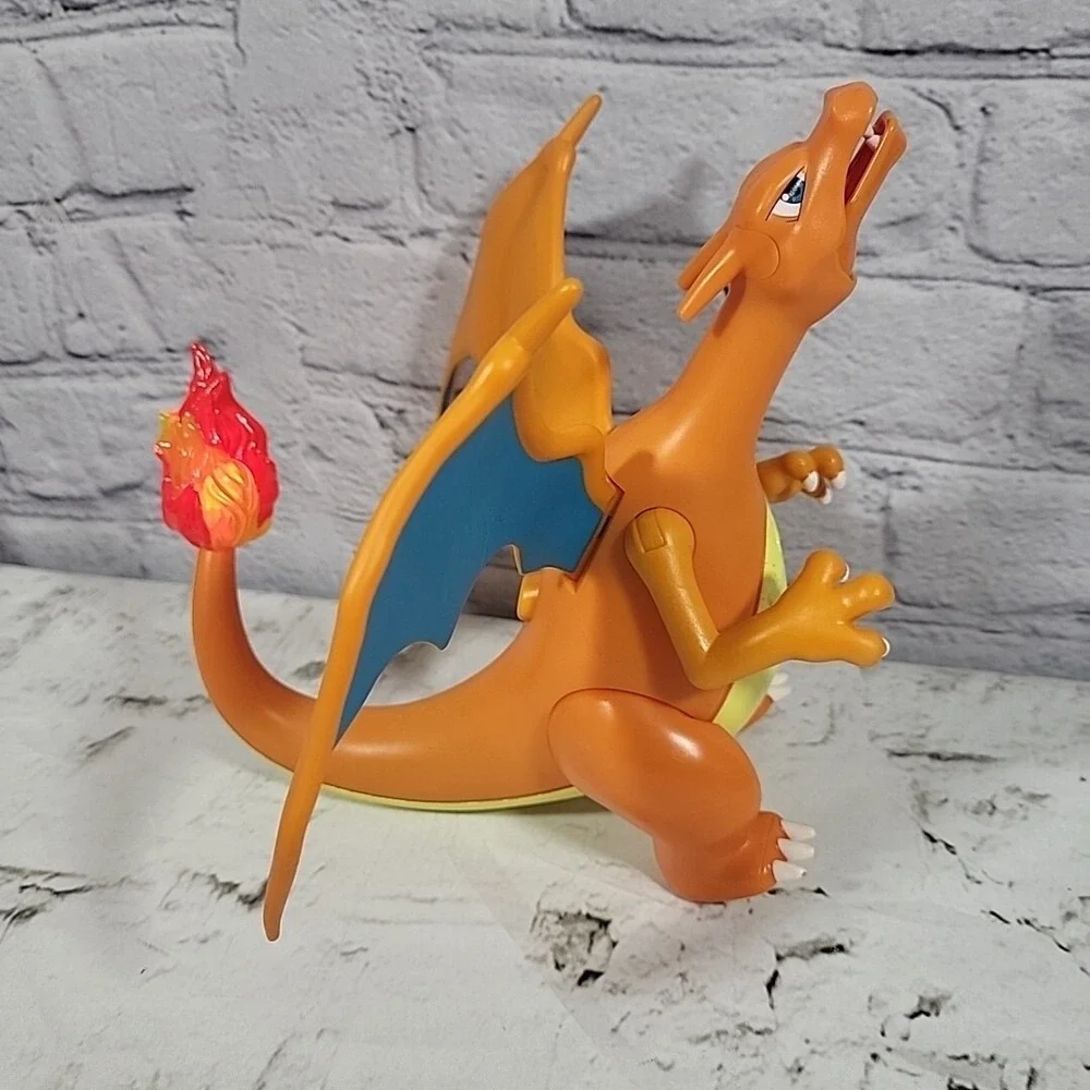 Pokémon Charizard Deluxe Action Figure Lights Sounds Motion Jazwares- No Shooter